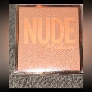 NUDE Medium HUDA BEAUTY mini eyeshadow palette